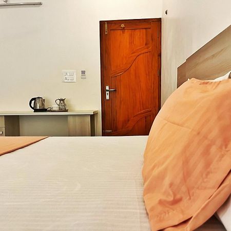 Bava Beach Resort & Retreat Center Varkala Esterno foto