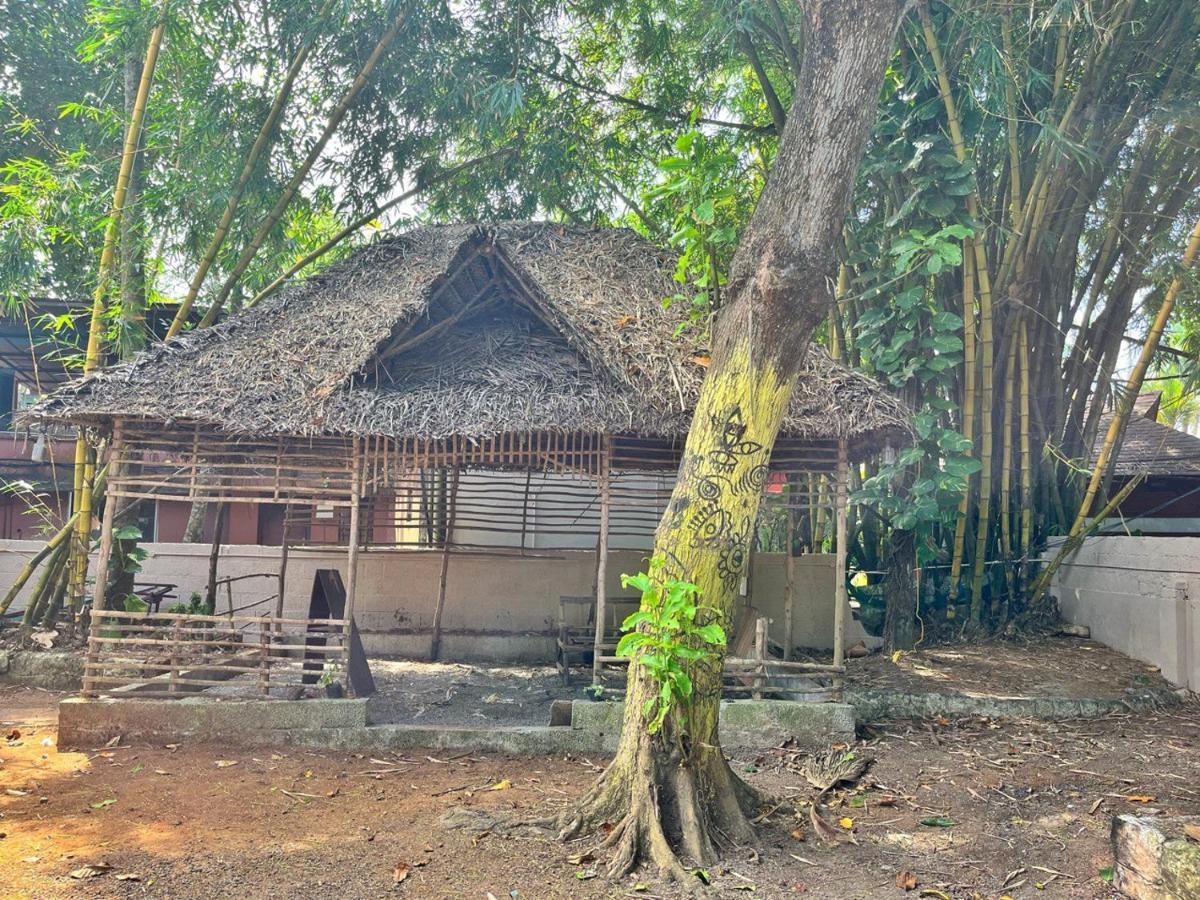Bava Beach Resort & Retreat Center Varkala Esterno foto