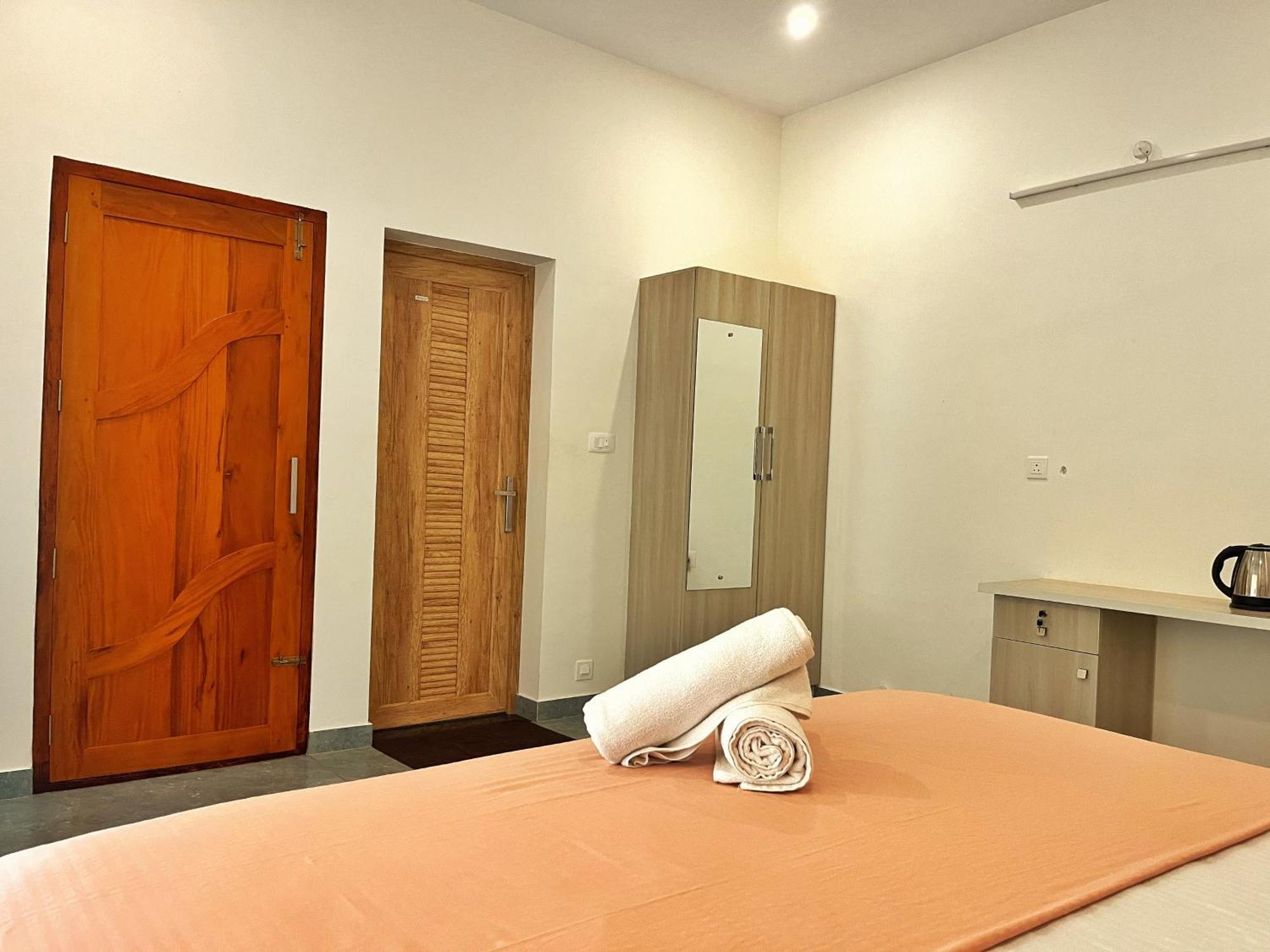 Bava Beach Resort & Retreat Center Varkala Esterno foto