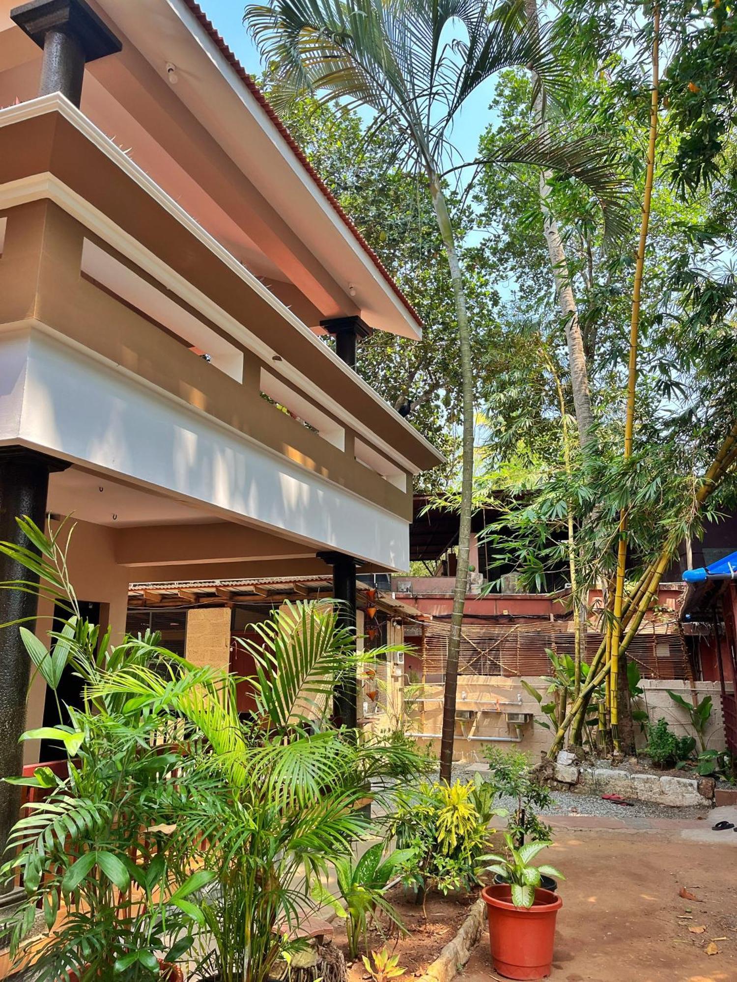 Bava Beach Resort & Retreat Center Varkala Esterno foto